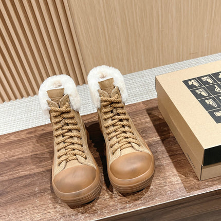 ANKLE BOOTS IN PEANUT BROWN SUEDE AND CALFSKIN