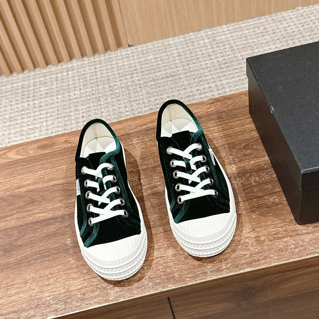 CONVERSE SNEAKER IN DARK GREEN VELVET