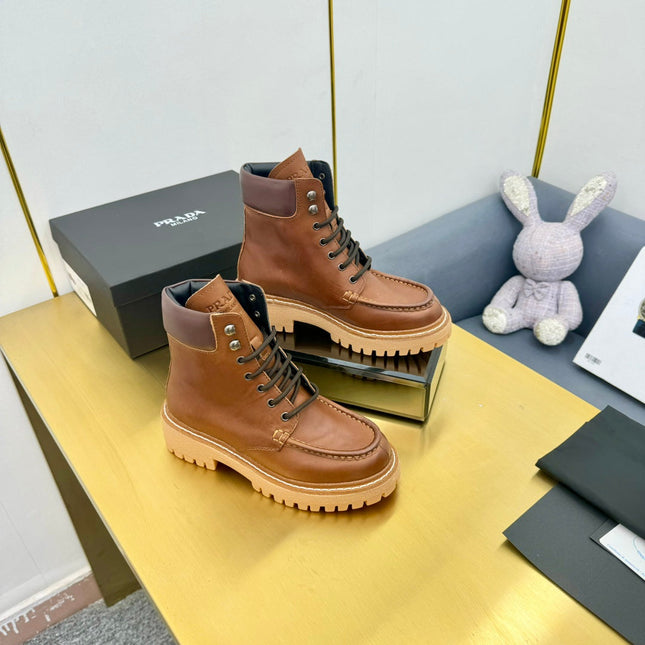LACE-UP ANKLE BOOTS IN COGNAC CALFSKIN