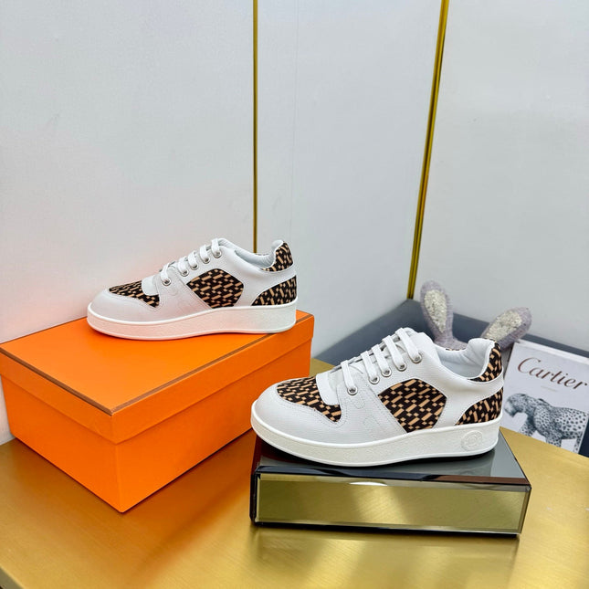 FREE SNEAKER IN WHITE CALFSKIN AND "H EN BIAIS" BROWN CANVAS