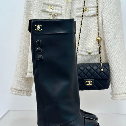 CHANEL 26S KNEE HIGH BOOTS 50MM IN BLACK SMOOTH CALFSKIN WITH PATENT CALFSKIN CAP TOE GOLD HARDWARE