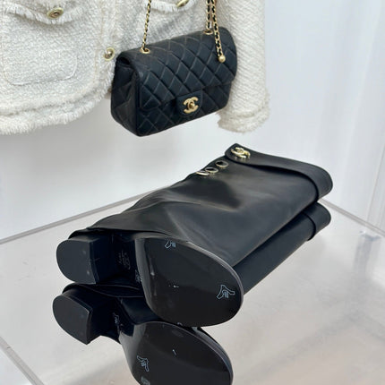 CHANEL 26S KNEE HIGH BOOTS 50MM IN BLACK SMOOTH CALFSKIN WITH PATENT CALFSKIN CAP TOE GOLD HARDWARE