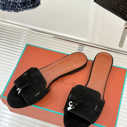 FLAT SANDALS IN BLACK SUEDE AND LAMBSKIN