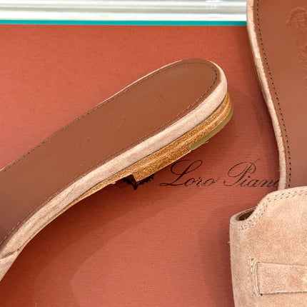 FLAT SANDALS IN LIP PINK SUEDE AND LAMBSKIN