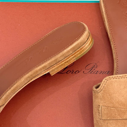 FLAT SANDALS IN BROWN SUEDE AND LAMBSKIN