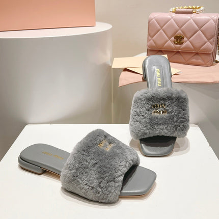 MIUMIU 26S SQUARE-TOE SANDALS IN GREY SHEARLING AND LEATHER