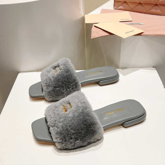 MIUMIU 26S SQUARE-TOE SANDALS IN GREY SHEARLING AND LEATHER