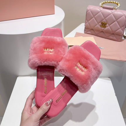 MIUMIU 26S SQUARE-TOE SANDALS IN PINK SHEARLING AND LEATHER