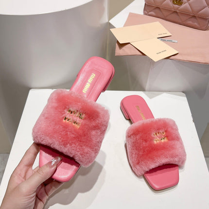 MIUMIU 26S SQUARE-TOE SANDALS IN PINK SHEARLING AND LEATHER