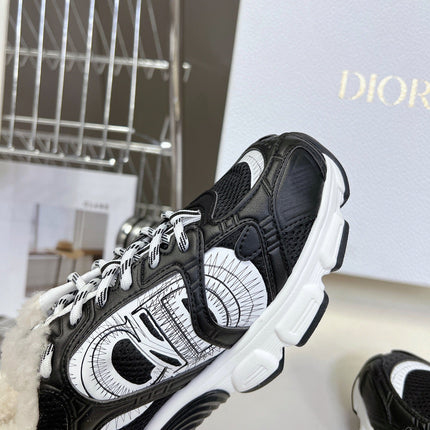 DIOR CHRONO SNEAKER 25S IN BLACK LAMBSKIN AND MESH FABRIC