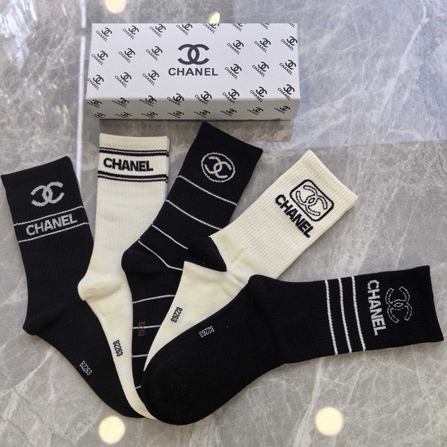 CHANEL 26S CREW SOCKS 410330 (1 BOX)