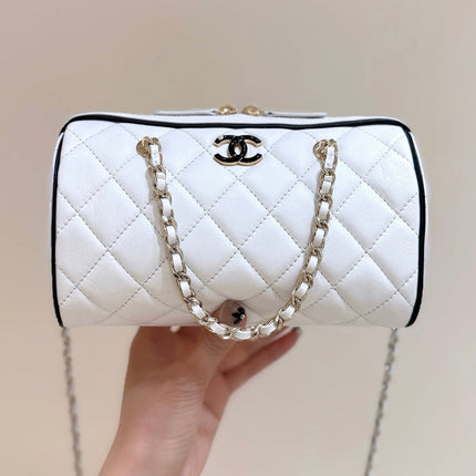CHANEL 25S CLUTCH WITH CHAIN 18 IN WHITE LAMBSKIN