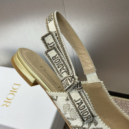 J'ADIOR SLINGBACK PUMP WHITE AND GOLD-TONE MILLEFIORI JACQUARD
