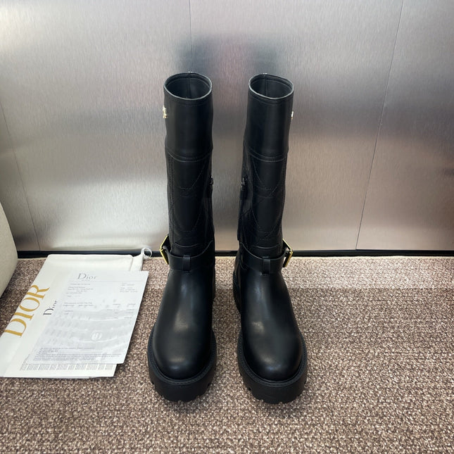 DIOR 25S D-TOWN BOOT 45MM IN BLACK CALFSKIN WITH EMBROIDERED CANNAGE MOTIF