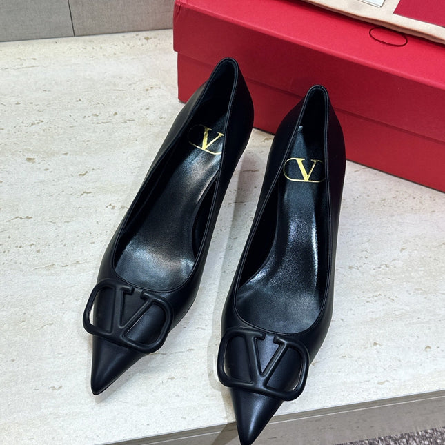VALENTINO 26S HIGH HEELS 40 MM IN BLACK CALFSKIN