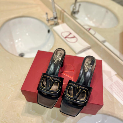 VALENTINO 26S BLOCK-HEEL SANDALS 65 MM IN BLACK CALFSKIN WITH LOGO