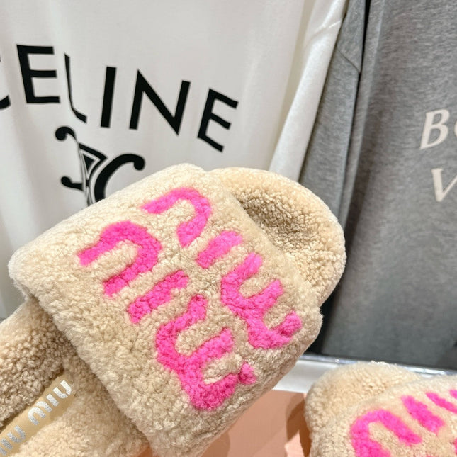 MIUMIU 26S SANDALS IN LIGHT BEIGE SHEARLING WITH LOGO LETTERING