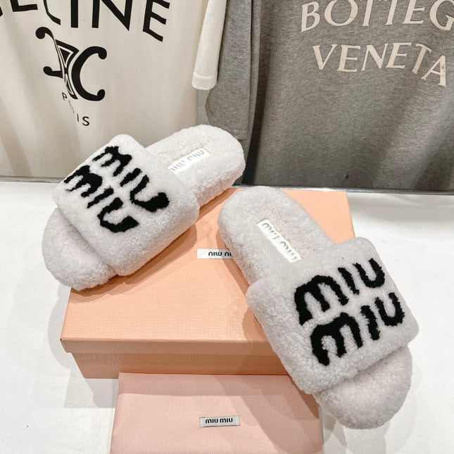 MIUMIU 26S SANDALS IN CREAM WHITE SHEARLING WITH LOGO LETTERING