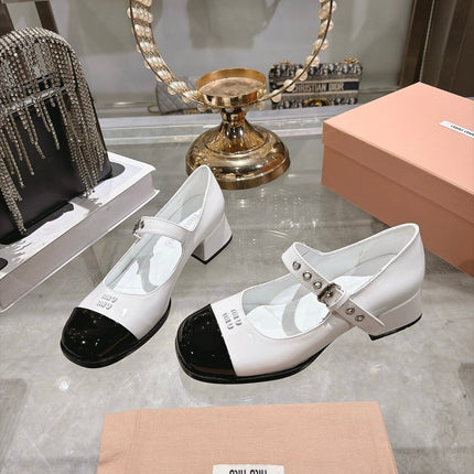 MIUMIU 26S MARY JANE BLOCK HEEL 45MM IN WHITE PATENT CALFSKIN AND BLACK PATENT CALFSKIN CAP TOE
