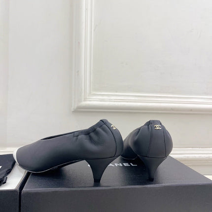 CHANEL 26S SQUARE TOE PUMPS 50 MM IN BLACK LAMBSKIN WITH WHITE TOE CAP