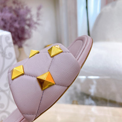 STUD FLAT SLIDE IN BABY PINK LAMBSKIN